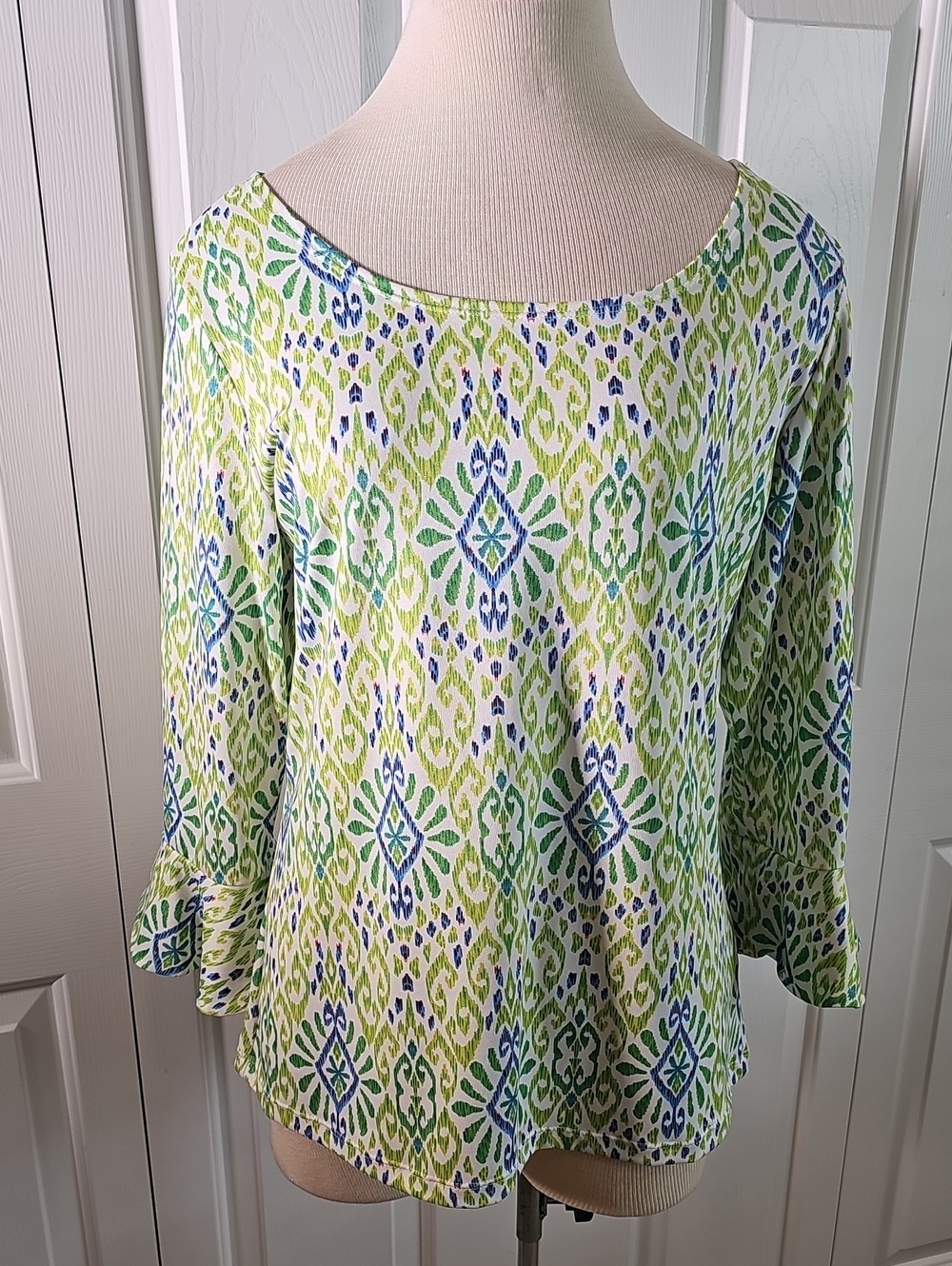 Women's Green & Blue Patterned Scoop Neck Top.Beacon Hill Jersey Knit Meduim